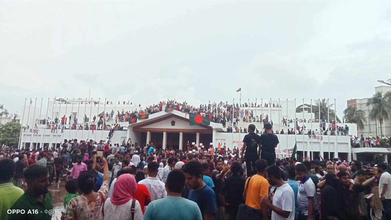 Winning moment at Bangladesh Parliament Building